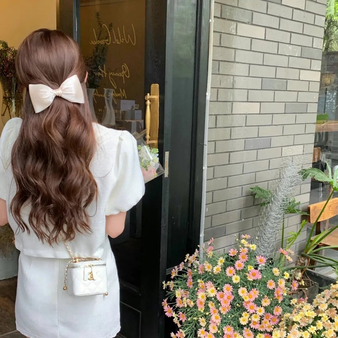 晚间先生小心怪物 海报