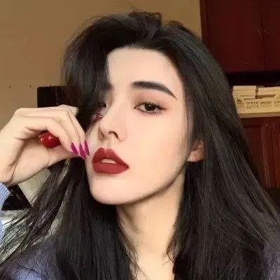公爵的契约未婚妻 海报
